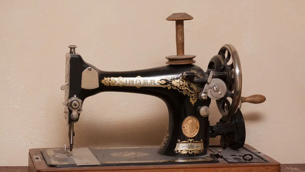 How To Operate A Hand Sewing Machine