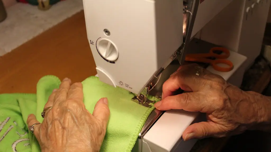 What size sewing machine needle is best for cotton?