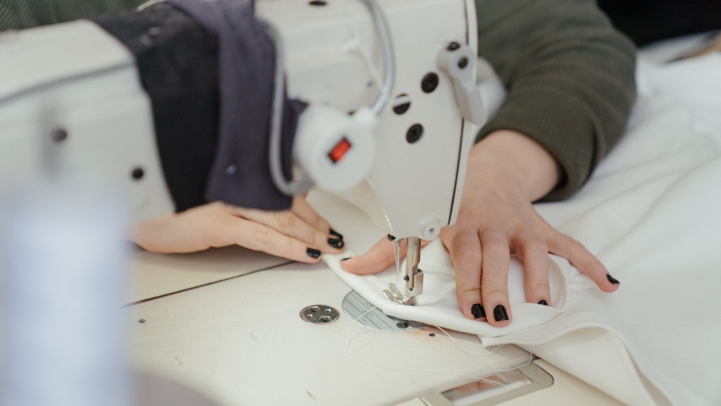 How To Close A Seam With A Sewing Machine