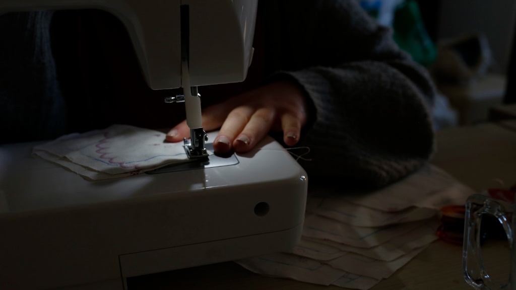 How To Set Up A Serger Sewing Machine