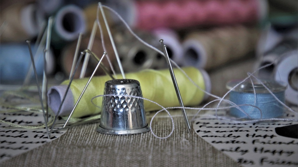 How To Make Buttonholes Without A Sewing Machine