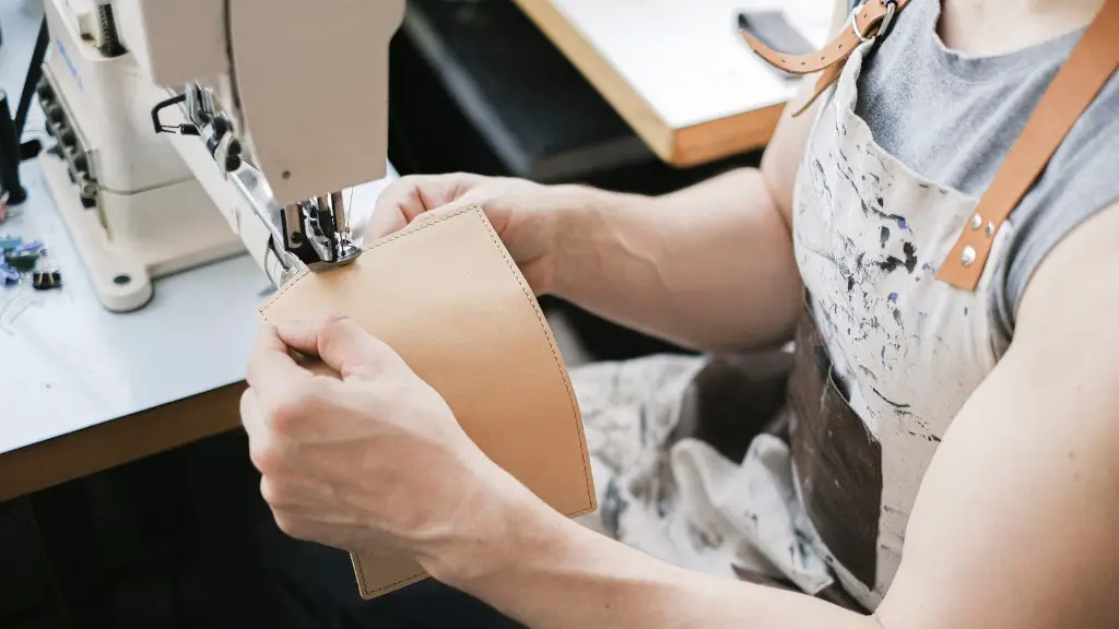 How To Put Shuttle Back In Singer Sewing Machine