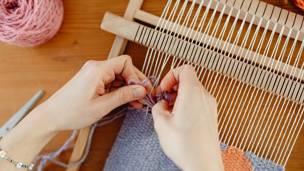 How To Put The Bobbin In A Janome Sewing Machine