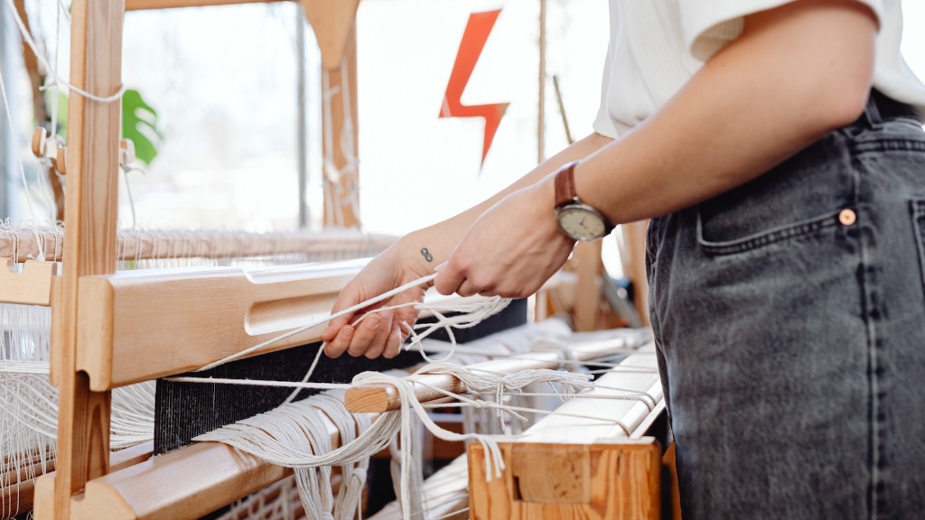 How Does A Sewing Machine Make A Stitch