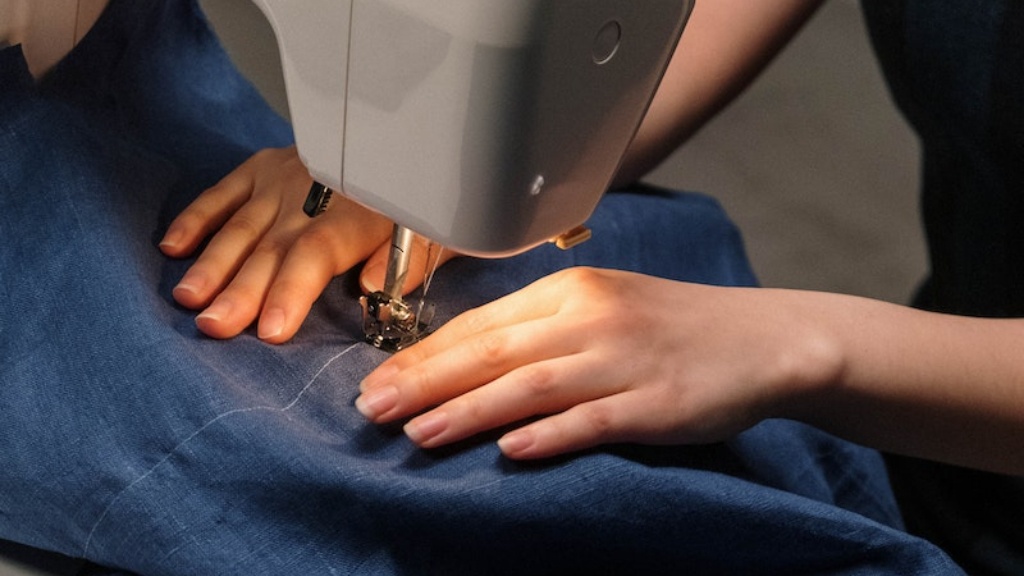 How To Overstitch On A Sewing Machine