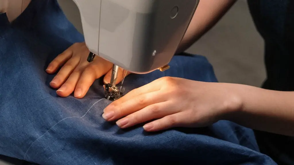 What size sewing machine needle is best for quilting?