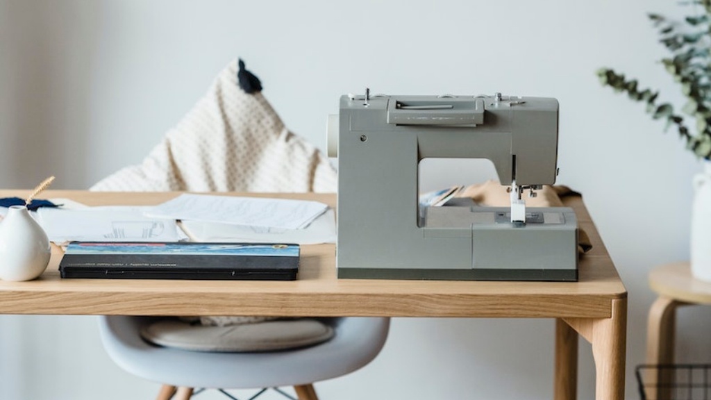 How To Make Rolled Hem On Sewing Machine