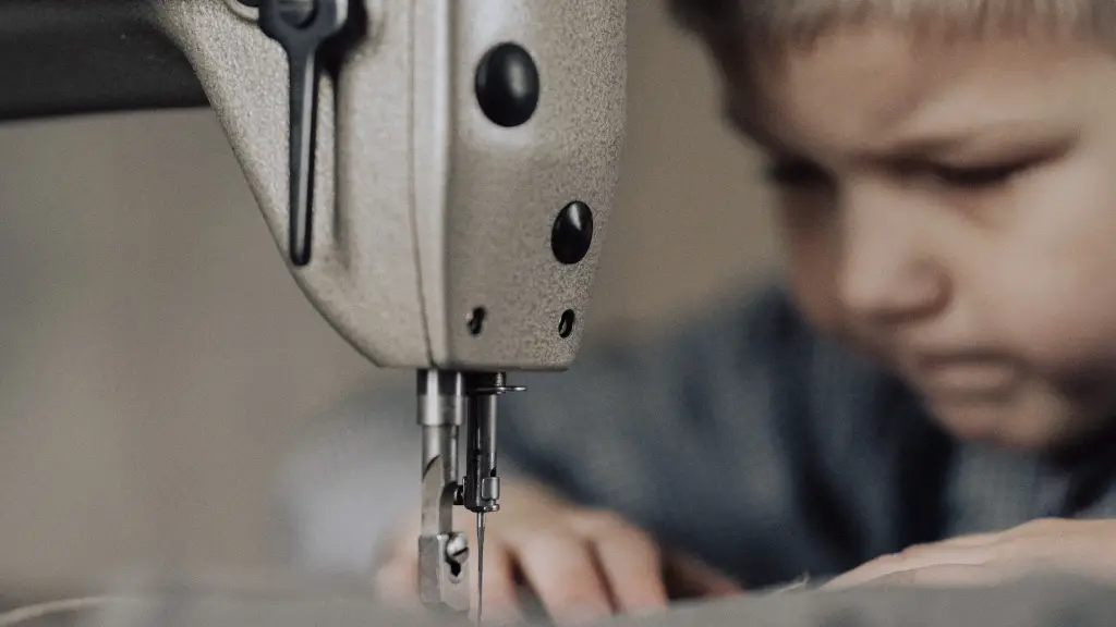 How Do I Put Thread In A Sewing Machine