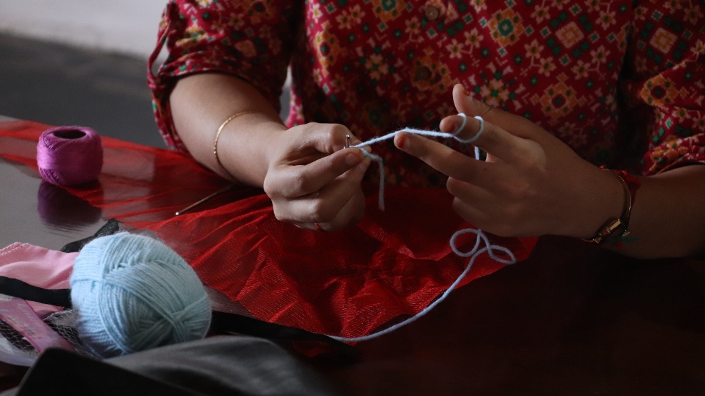 How To Make A Zigzag Stitch On A Sewing Machine