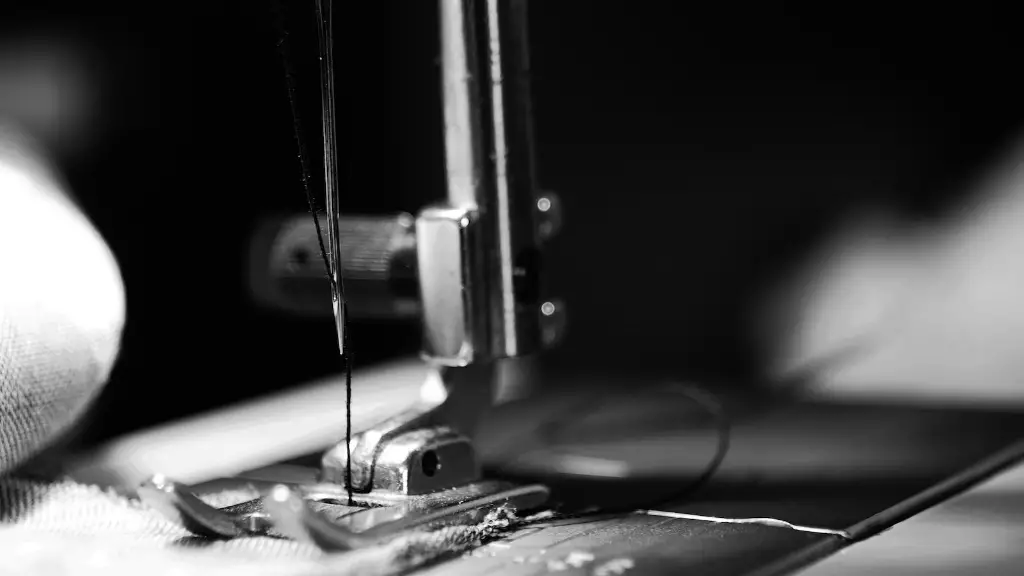 Who Invented A Sewing Machine