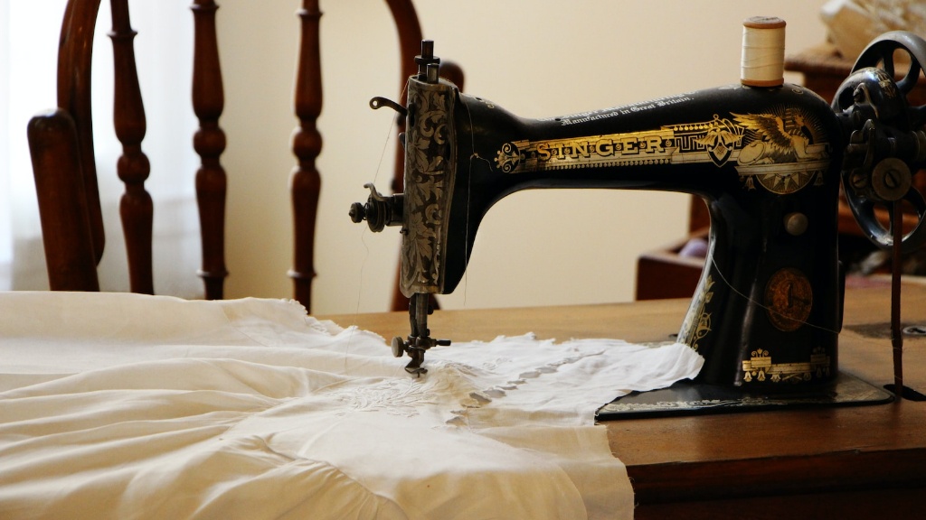 How To Remove Treadle Sewing Machine From Cabinet
